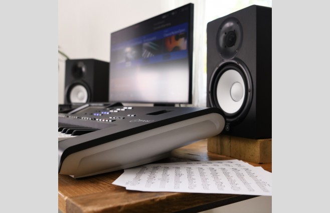 Yamaha Genos2 Digital Workstation & GNS-MS01 Speakers - Image 25